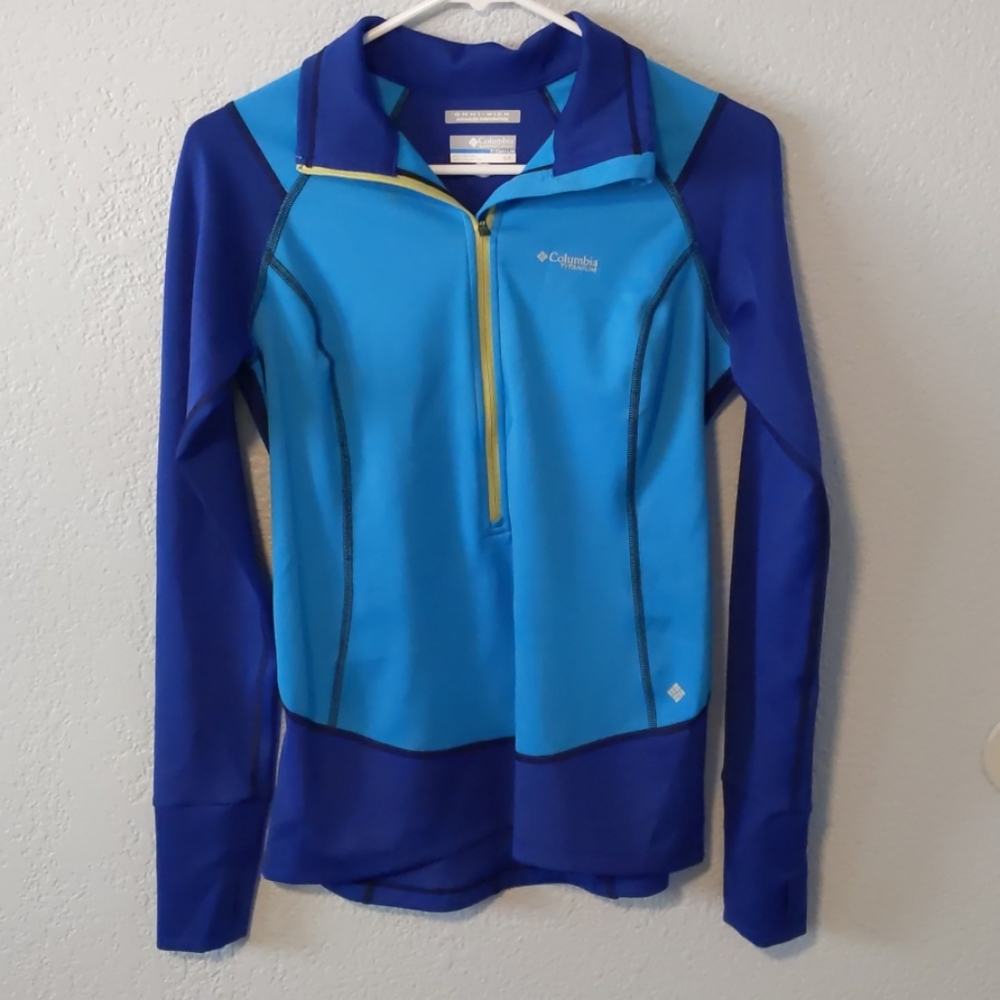 Like new Columbia pullover shell